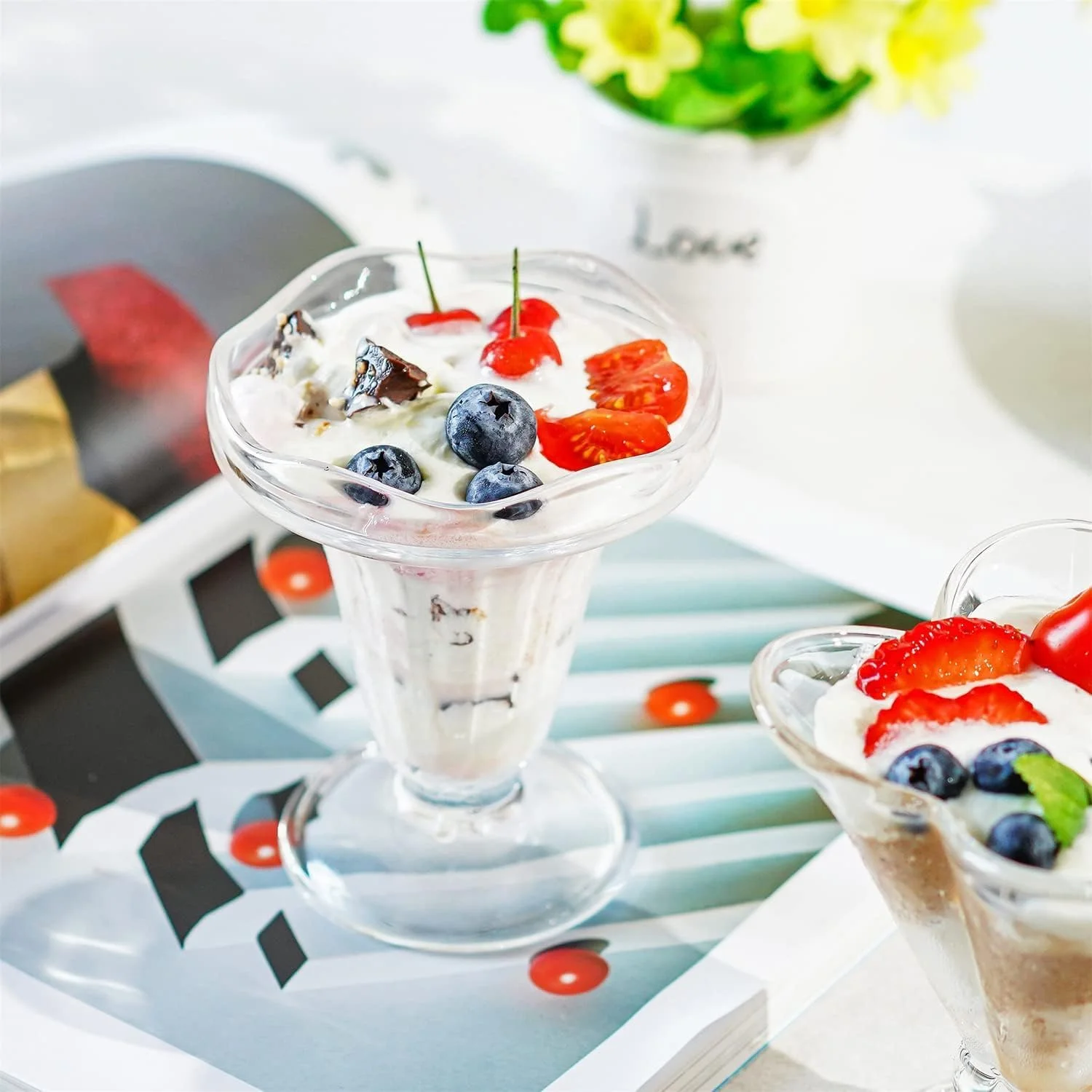 ظروف بستنی خوری شیشه ای آزونه، جام های پایه دار شیشه ای لاله ای، کاسه های دسر بستنی خوری شفاف و ضخیم برای دسرها، سالادها، میوه ها، کاسه های سرو بستنی، کاسه های مزه برای مهمانی، 2 عدد ظروف بستنی خوری شیشه ای آزونه، جام های پایه دار شیشه ای لاله ای، کاسه های دسر بستنی خوری شفاف و ضخیم برای دسرها، سالادها، میوه ها، کاسه های سرو بستنی، کاسه های مزه برای مهمانی، 2 عدد