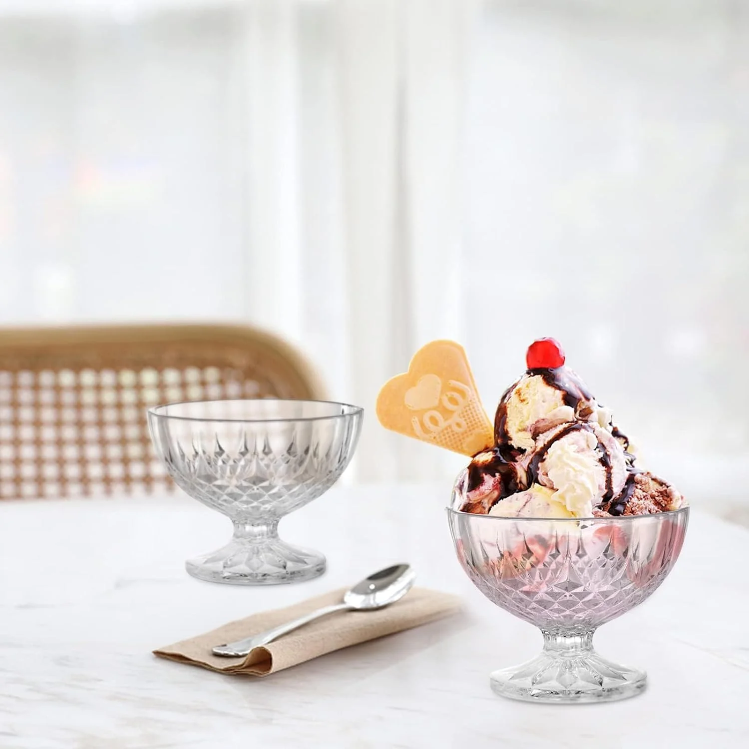 Acrylic Ice Cream Bowl, 6 Pack Dessert Bowls, Serving Bowls, Clear Footed Dessert Cup, Small Cute Footed Tulip Clear Dessert Cups, Reusable Parfait Appetizer Cup, for Dessert, Ice Cream, Pudding