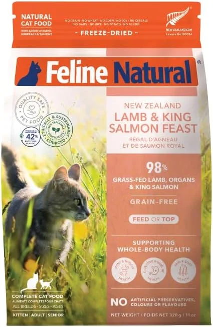 غذای خشک منجمد گربه با طعم بره و سالمون شاهی Feline Natural وزن 320 گرم