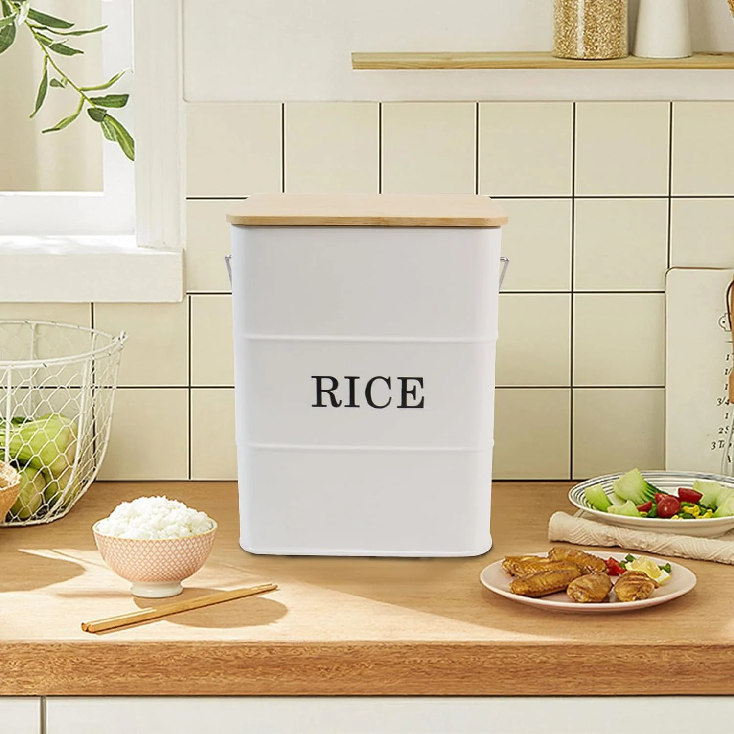 ظرف برنج Xbopetda، سطل فلزی نگهداری برنج، قوطی مربعی برنج با درب و پیمانه، جعبه نگهداری برنج مهر و موم شده برای آشپزخانه، ظرف نگهداری مواد غذایی برای آرد برنج، دانه سویا، غلات - سفید کرمی