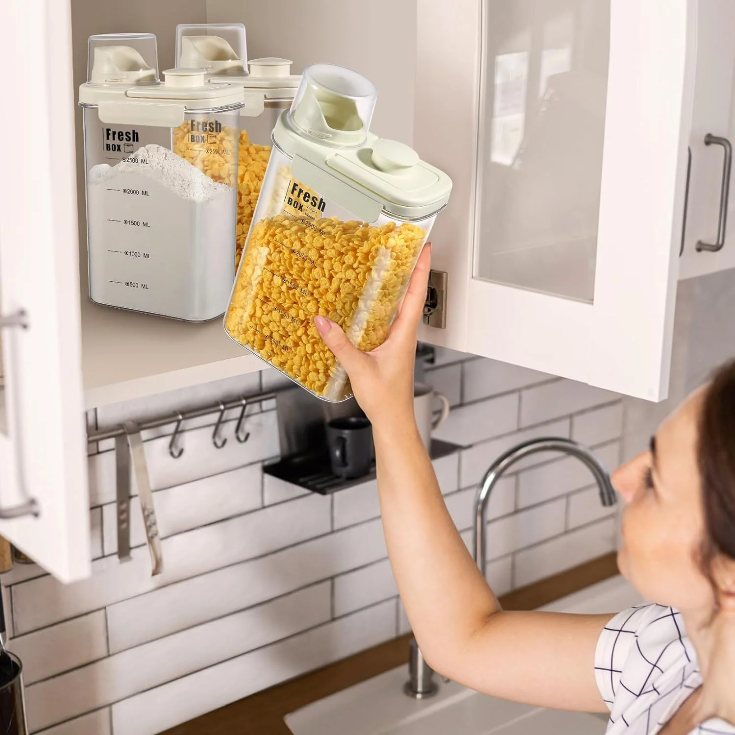 ظرف نگهداری برنج 6 لیتری کیست ویو با درب محکم و خروجی آسان - پخش کننده پلاستیکی بدون BPA برای غلات، جو دوسر، پاستا و آرد ظرف نگهداری برنج 6 لیتری کیست ویو با درب محکم و خروجی آسان - پخش کننده پلاستیکی بدون BPA برای غلات، جو دوسر، پاستا و آرد