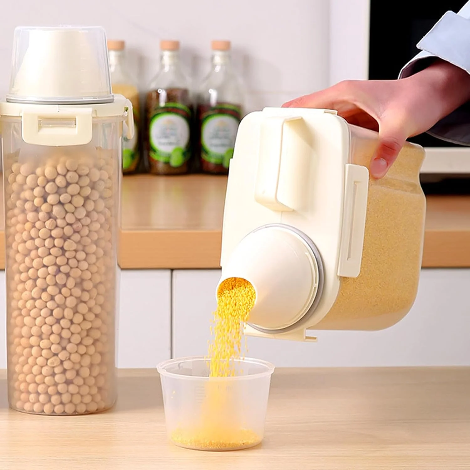 ظرف نگهداری برنج، ظرف ضد آب نگهداری خوراک با پیمانه اندازه گیری - ظرف بزرگ 2.5 لیتری برای نگهداری غلات، سطل غذا برای دام، رستوران، انبار، مزرعه، خانه ظرف نگهداری برنج، ظرف ضد آب نگهداری خوراک با پیمانه اندازه گیری - ظرف بزرگ 2.5 لیتری برای نگهداری غلات، سطل غذا برای دام، رستوران، انبار، مزرعه، خانه