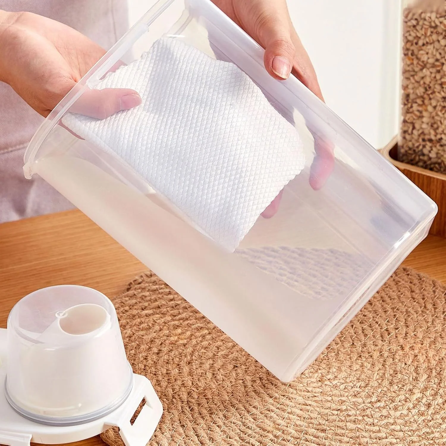 ظرف نگهداری برنج - ظرف نگهداری ضد آب مواد غذایی به همراه پیمانه اندازه گیری - ظرف بزرگ 2.5 لیتری برای سازماندهی غلات، لوازم آشپزخانه برای رستوران، مزرعه، خانه، دام، انبار