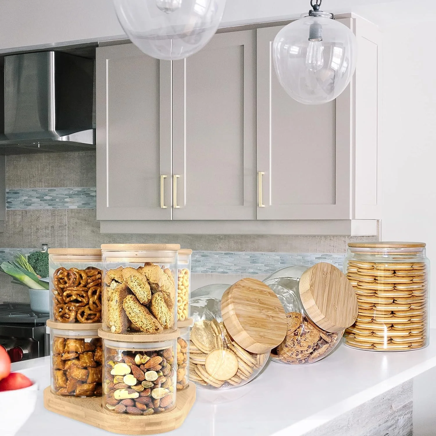 ظروف شیشه ای بوروسیلیکات برای نگهداری مواد غذایی 1CHASE با درب بامبو و پایه چوبی (ست 6 عددی 470 میلی لیتری)، ظروف شیشه ای قابل چیدن برای نگهداری برنج، پاستا، کلوچه، تنقلات و غیره ظروف شیشه ای بوروسیلیکات برای نگهداری مواد غذایی 1CHASE با درب بامبو و پایه چوبی (ست 6 عددی 470 میلی لیتری)، ظروف شیشه ای قابل چیدن برای نگهداری برنج، پاستا، کلوچه، تنقلات و غیره