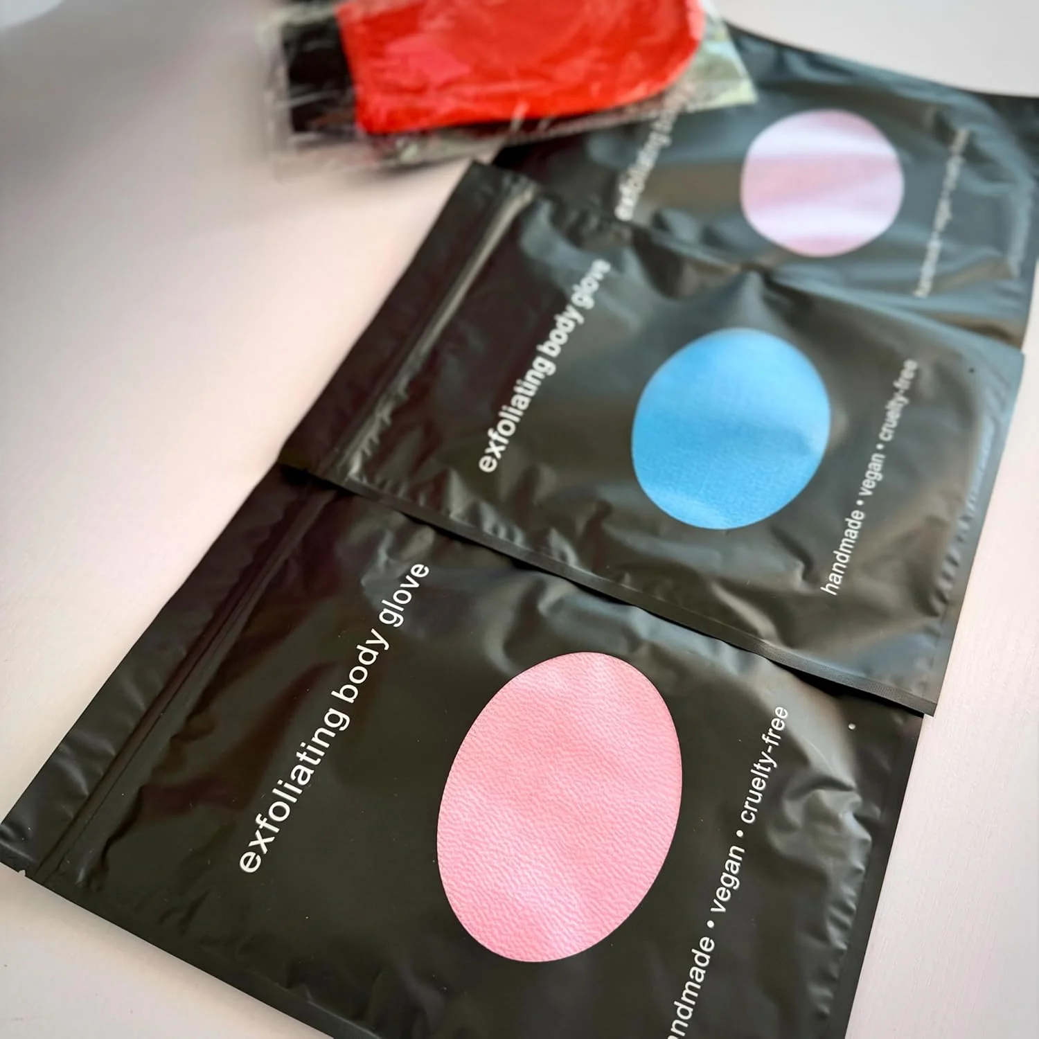 ست دستکش لایه بردار کره ای ممتاز 2 عددی - دستکش حمام ویسکوز (1×150، 1×250 زبری) برای اسکراب بدن، حذف پوست مرده، به سبک Kessa، جایگزین لیف - بسته بندی هدیه روشن ست دستکش لایه بردار کره ای ممتاز 2 عددی - دستکش حمام ویسکوز (1×150، 1×250 زبری) برای اسکراب بدن، حذف پوست مرده، به سبک Kessa، جایگزین لیف - بسته بندی هدیه روشن