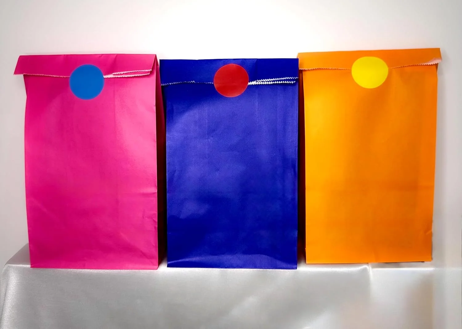 ست دستکش لایه بردار کره ای ممتاز 2 عددی - دستکش حمام ویسکوز (1×150، 1×250 زبری) برای اسکراب بدن، حذف پوست مرده، به سبک Kessa، جایگزین لیف - بسته بندی هدیه روشن ست دستکش لایه بردار کره ای ممتاز 2 عددی - دستکش حمام ویسکوز (1×150، 1×250 زبری) برای اسکراب بدن، حذف پوست مرده، به سبک Kessa، جایگزین لیف - بسته بندی هدیه روشن