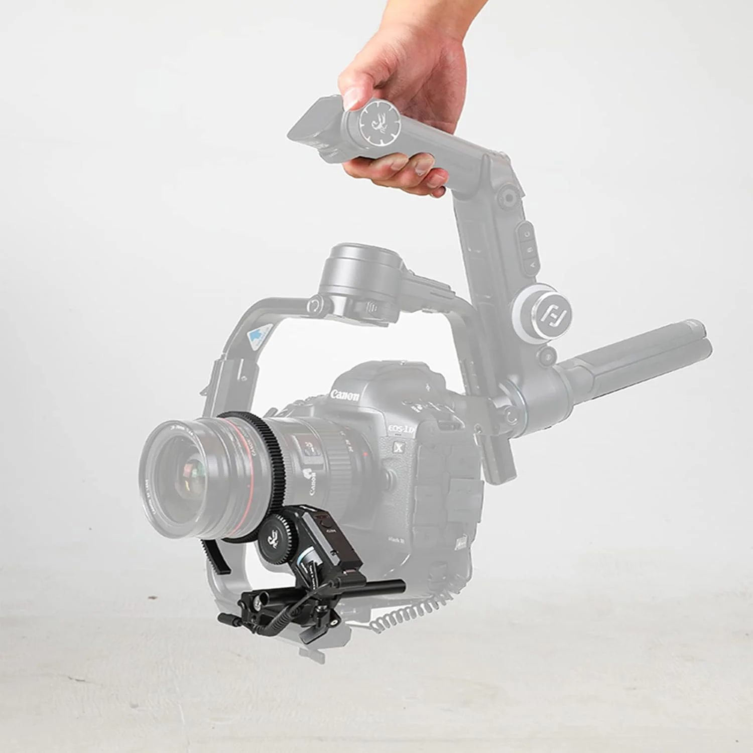 کیت موتور فالو فوکوس FeiyuTech، سیستم کنترل لنز فالو فوکوس سازگار با گیمبال دوربین FeiyuTech SCORP، SCORP-C و SCORP Pro، کنترل زوم لنز برای دوربین های DSLR/Mirrorless کیت موتور فالو فوکوس FeiyuTech، سیستم کنترل لنز فالو فوکوس سازگار با گیمبال دوربین FeiyuTech SCORP، SCORP-C و SCORP Pro، کنترل زوم لنز برای دوربین های DSLR/Mirrorless