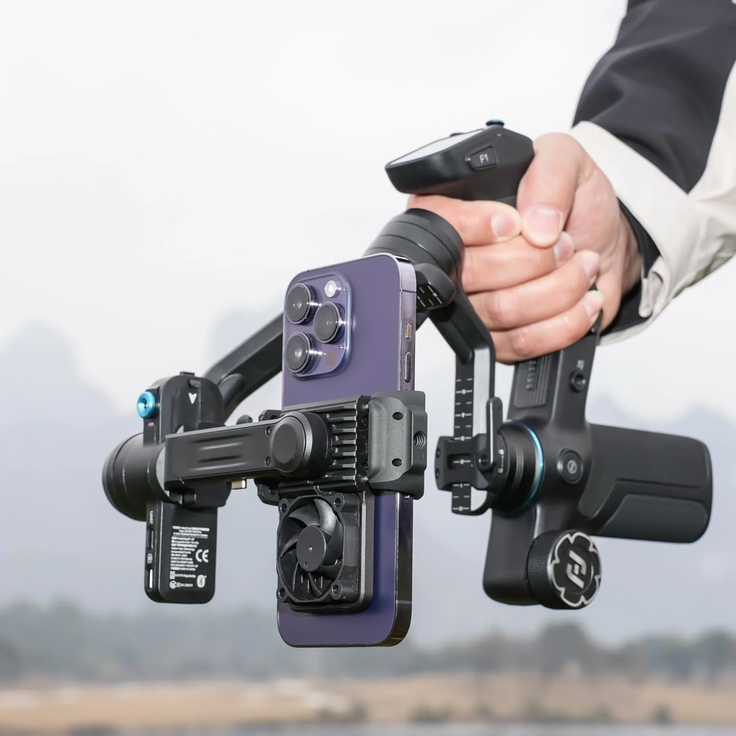 لرزشگیر دوربین سه محوره همه کاره FeiyuTech SCORP Mini-3 با سنسور ردیابی هوش مصنوعی داخلی