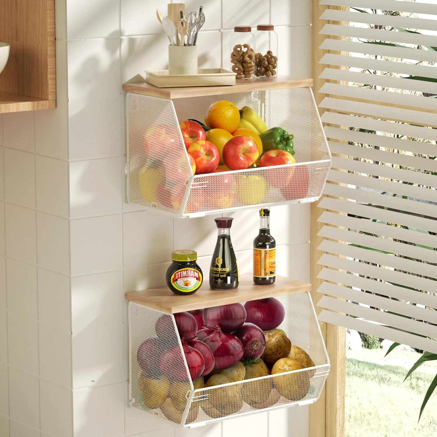 سبد میوه سبدهای سیمی با درب چوبی، بسته 2 عددی، سازمان دهنده پیشخوان آشپزخانه قابل انباشته، محل نگهداری پیاز و سیب زمینی، سبد محصولات قابل نصب روی دیوار برای نگهداری تنقلات، میوه و سبزیجات