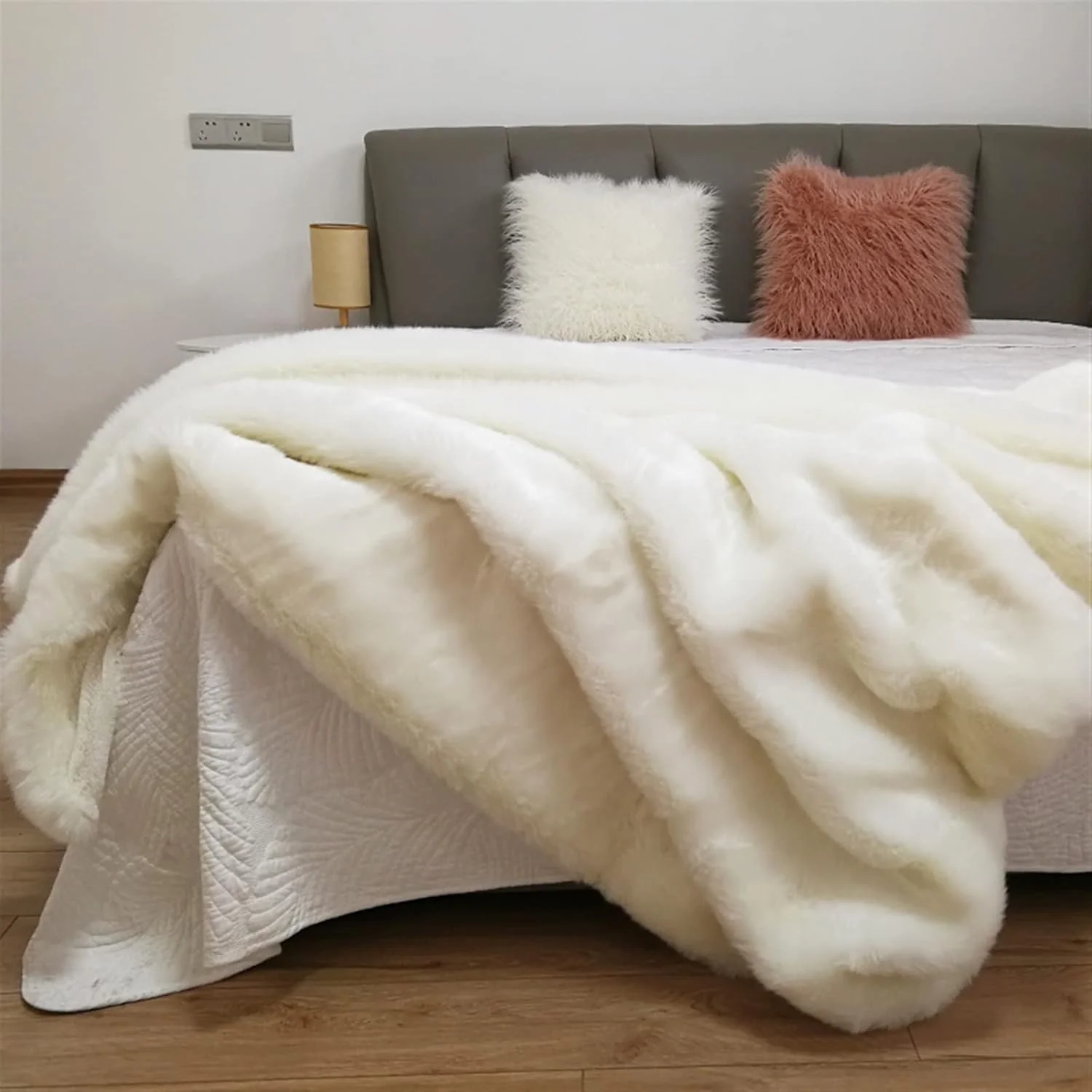 پتوهای تخت خواب KRSIAXG، آکریلیک نرم گرم ضخیم، پتوهای خز روباهی مصنوعی کرکی برای تزئین خانه و مبل (150X220CM)
