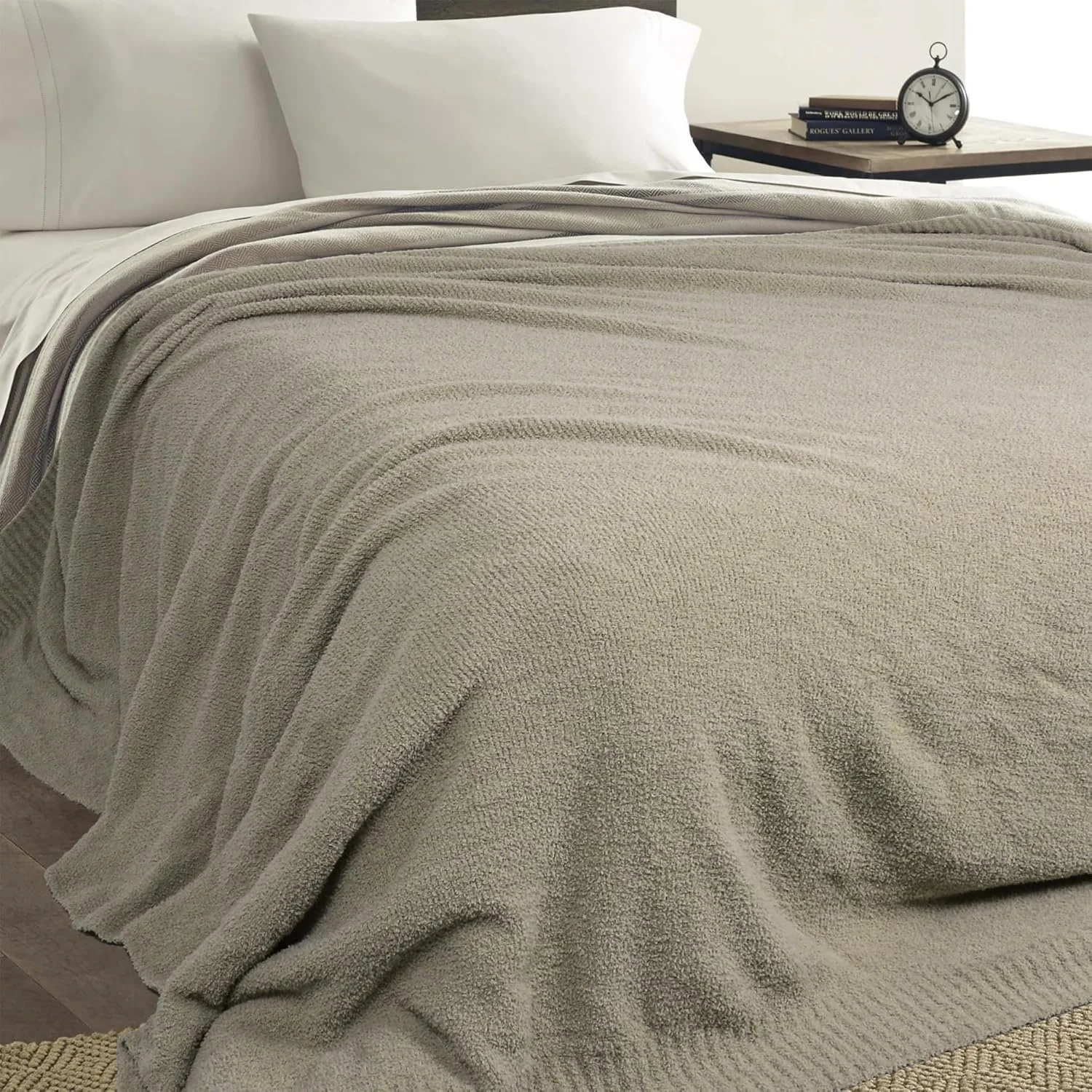 پتوی بافتنی نرم و راحت جوجا، پتوی مخملی نرم و لطیف سایز کوئین، پتوی لوکس تختخوابی 228x228 سانتی متر، رنگ طوسی مایل به قهوه ای