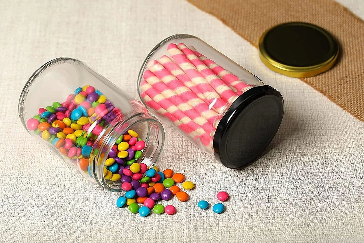 ست 6 عددی شیشه های نگهدارنده 600 میلی لیتری - شکل گرد | ظروف شفاف برای نگهداری ادویه جات، میوه های خشک | ظروف شیشه ای درب دار | مناسب برای آشپزخانه، قهوه، حبوبات، شکلات، آجیل ست 6 عددی شیشه های نگهدارنده 600 میلی لیتری - شکل گرد | ظروف شفاف برای نگهداری ادویه جات، میوه های خشک | ظروف شیشه ای درب دار | مناسب برای آشپزخانه، قهوه، حبوبات، شکلات، آجیل