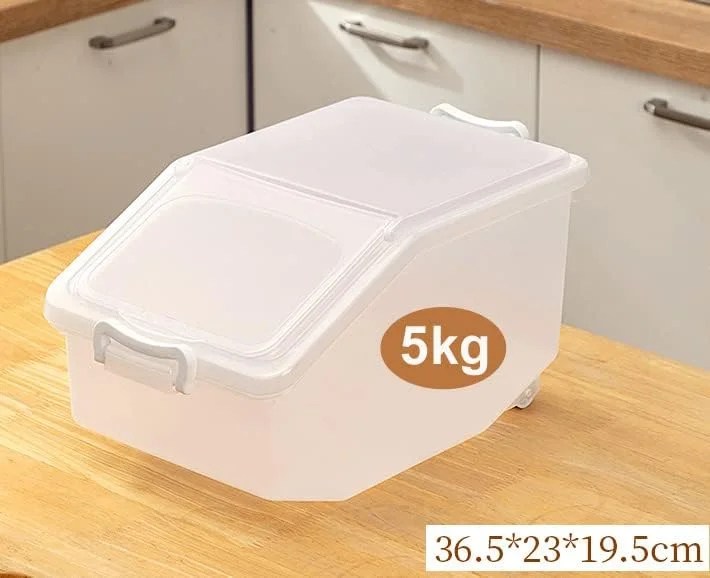 ظرف نگهداری برنج Premify با ظرفیت 5 کیلوگرم - ظرف نگهداری مواد غذایی درب دار، جعبه بزرگ نگهداری غلات پلاستیکی بدون BPA، ظروف چند منظوره برای مواد غذایی آشپزخانه به همراه پیمانه ظرف نگهداری برنج Premify با ظرفیت 5 کیلوگرم - ظرف نگهداری مواد غذایی درب دار، جعبه بزرگ نگهداری غلات پلاستیکی بدون BPA، ظروف چند منظوره برای مواد غذایی آشپزخانه به همراه پیمانه