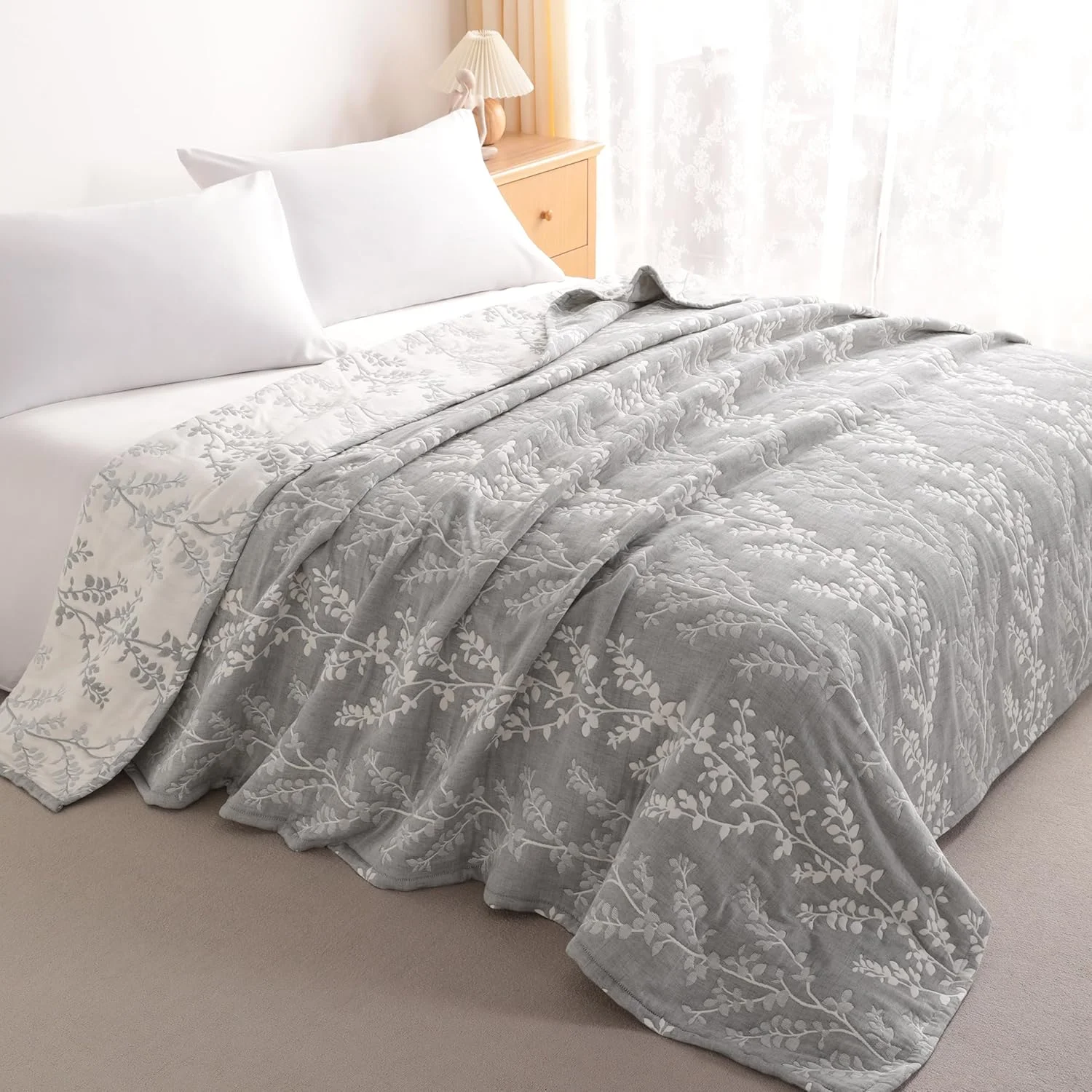 پتوی تخت خواب کینگ NTBAY، سه لایه، جنس نخ پنبه ای موسلین، ابعاد 269x233 سانتی متر، فوق العاده نرم و تنفس پذیر، لحاف رنگرزی شده حرارتی مناسب بزرگسالان، پتوی سبک وزن ایده آل برای مبل، تخت خواب، مناسب تمام فصول، طرح درخت خاکستری پتوی تخت خواب کینگ NTBAY، سه لایه، جنس نخ پنبه ای موسلین، ابعاد 269x233 سانتی متر، فوق العاده نرم و تنفس پذیر، لحاف رنگرزی شده حرارتی مناسب بزرگسالان، پتوی سبک وزن ایده آل برای مبل، تخت خواب، مناسب تمام فصول، طرح درخت خاکستری