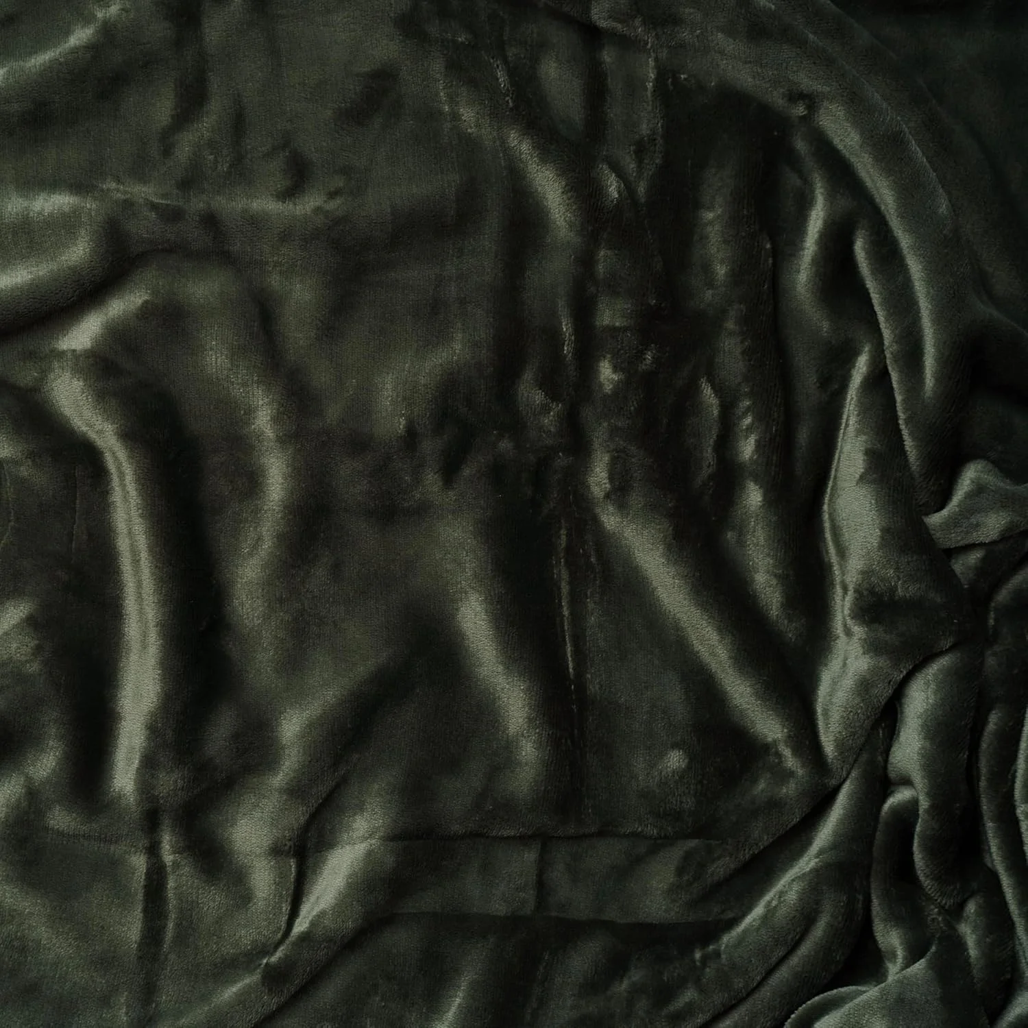 Neyam 100% polyester winter blanket. Size 200X150 - Soft and comfortable velvet blanket, dual colours. In oil colour