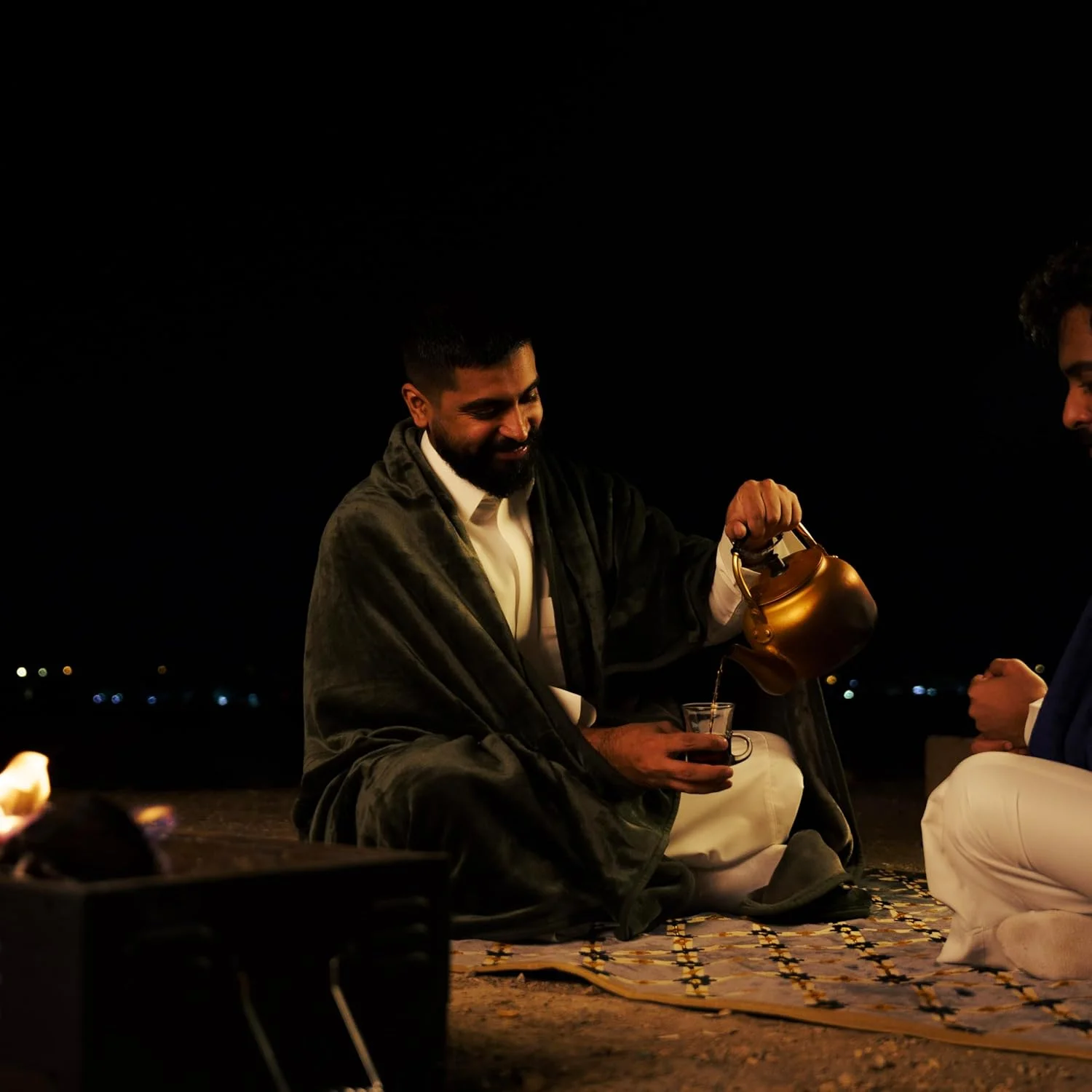 Neyam 100% polyester winter blanket. Size 200X150 - Soft and comfortable velvet blanket, dual colours. In oil colour