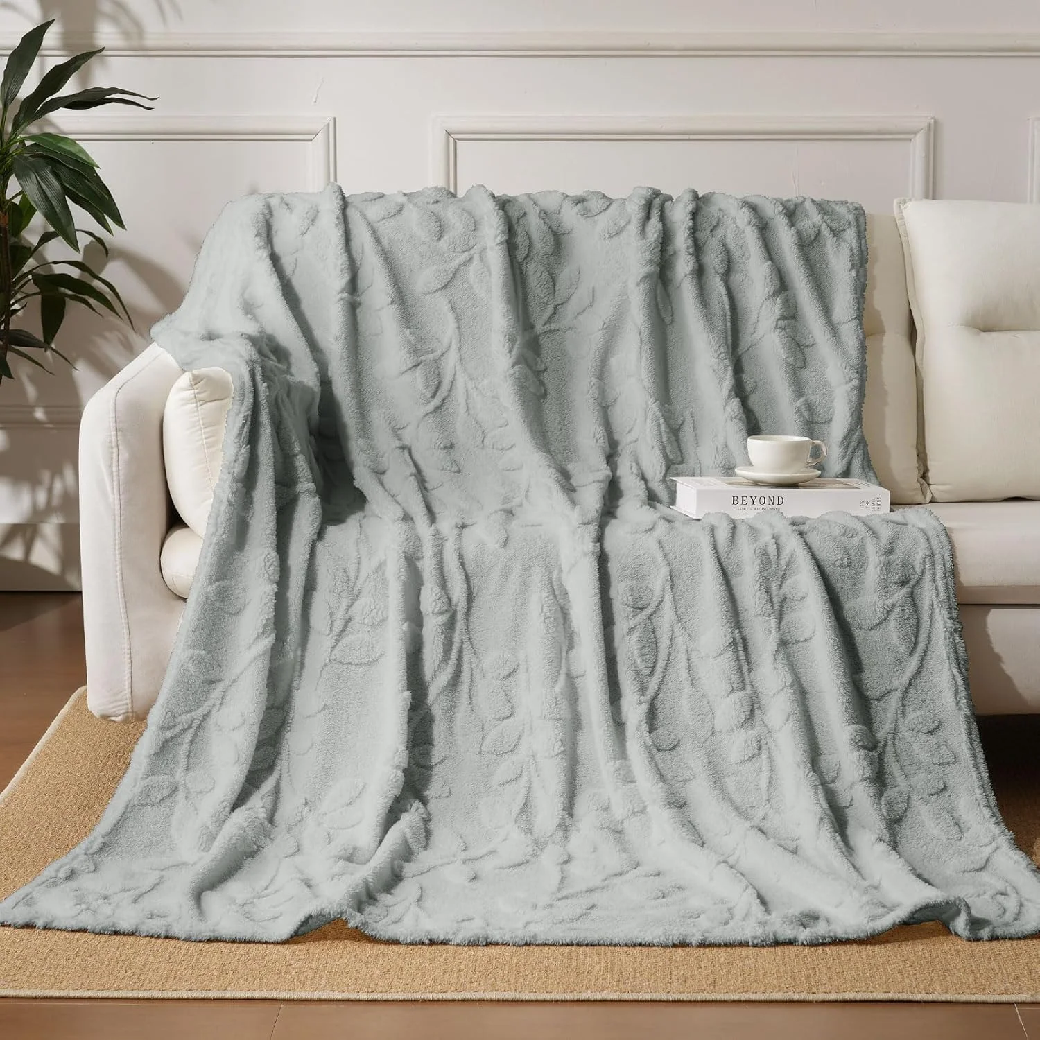 پتوی نرم و لطیف میاکر، ۱۰۰ × ۱۵۰ سانتی متر، روانداز، پتوی مبل، پتوی پشمی نرم و گرم و دنج برای تخت و کاناپه، اتاق نشیمن و پتوهای نوازشی، پتو (برگ خاکستری، عرض ۲۰۰ × طول ۲۳۰ سانتی متر) پتوی نرم و لطیف میاکر، ۱۰۰ × ۱۵۰ سانتی متر، روانداز، پتوی مبل، پتوی پشمی نرم و گرم و دنج برای تخت و کاناپه، اتاق نشیمن و پتوهای نوازشی، پتو (برگ خاکستری، عرض ۲۰۰ × طول ۲۳۰ سانتی متر)