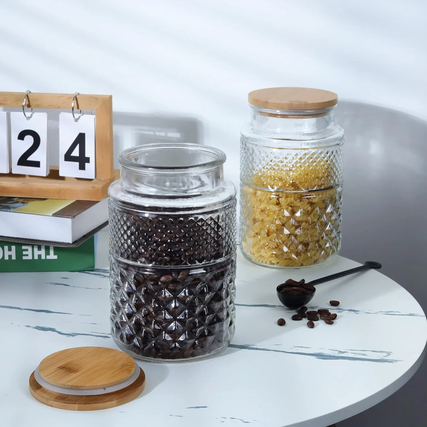 ظروف شیشه ای ذخیره سازی 2 لیتری Joeyan با درب بامبو - ست 2 عددی ظروف شیشه ای بزرگ با بافت - ظروف آشپزخانه درب دار برای اسپاگتی، غلات، کلوچه، آرد، آجیل ظروف شیشه ای ذخیره سازی 2 لیتری Joeyan با درب بامبو - ست 2 عددی ظروف شیشه ای بزرگ با بافت - ظروف آشپزخانه درب دار برای اسپاگتی، غلات، کلوچه، آرد، آجیل