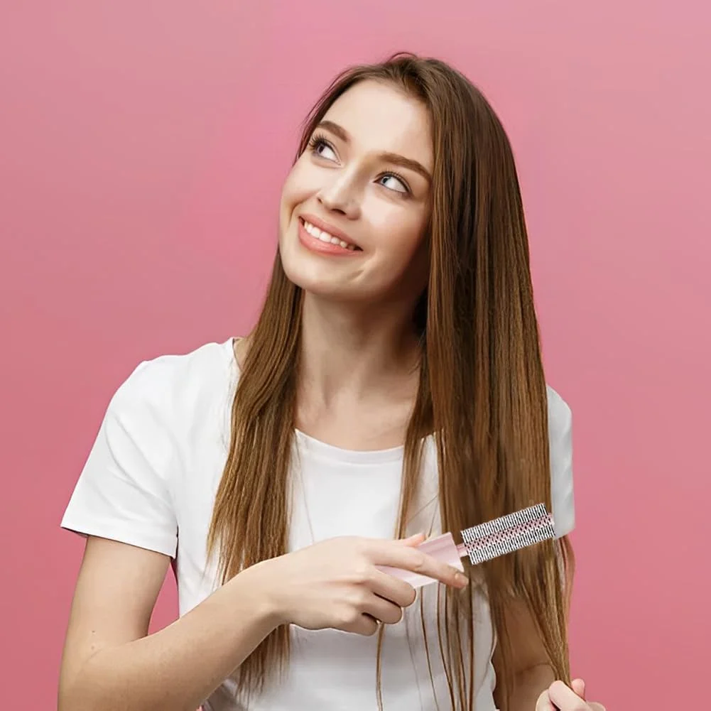 برس گرد مسافرتی برای خشک کردن مو، برس کوچک حالت دهنده موهای فر برای موهای ضخیم و نازک، فر کردن، صاف کردن، موهای خیس و خشک - سایز مسافرتی (رنگ: صورتی) برس گرد مسافرتی برای خشک کردن مو، برس کوچک حالت دهنده موهای فر برای موهای ضخیم و نازک، فر کردن، صاف کردن، موهای خیس و خشک - سایز مسافرتی (رنگ: صورتی)