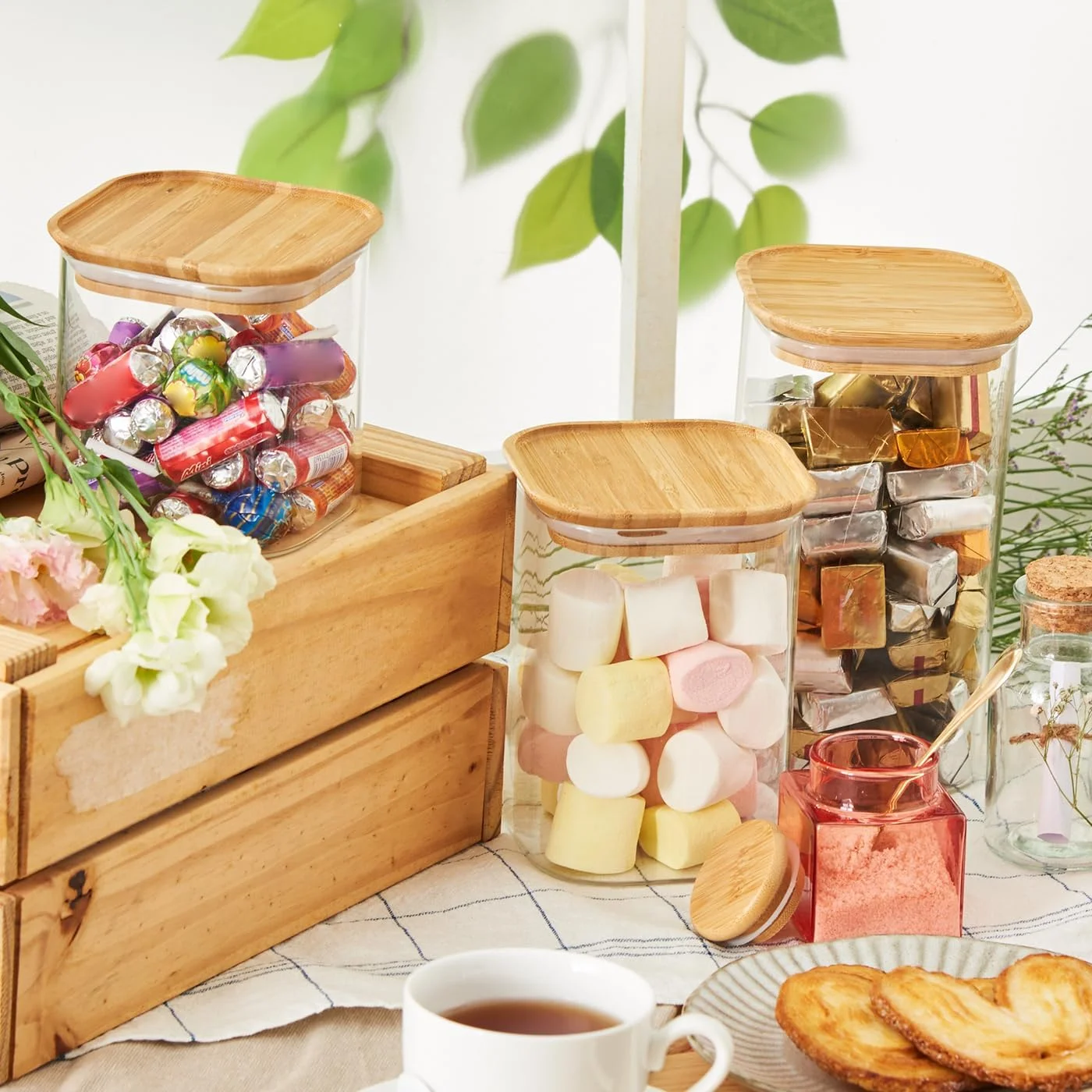 ست 5 تکه شیشه ای شفاف EZOWare، ظروف مربعی درب دار برای نگهداری مواد غذایی مانند آبنبات، کلوچه، برنج، شکر، آرد، پاستا و آجیل - 710ml / 1005ml / 1300ml ست 5 تکه شیشه ای شفاف EZOWare، ظروف مربعی درب دار برای نگهداری مواد غذایی مانند آبنبات، کلوچه، برنج، شکر، آرد، پاستا و آجیل - 710ml / 1005ml / 1300ml