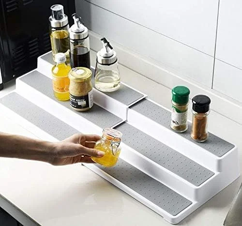 جا ادویه ای 3 طبقه قابل گسترش N3ma با طراحی مدرن و ضد لغزش، مناسب برای کابینت، قفسه پله ای سازمان دهنده برای پیشخوان، انبار و کابینت (سفید و خاکستری)