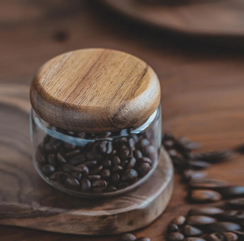 ظرف شیشه ای 300 میلی لیتری نگهداری مواد غذایی با درب چوبی، شیشه حبوبات درب دار مناسب آشپزخانه برای نگهداری قهوه، شکر، چای، ادویه جات، آجیل، آبنبات، مناسب برای سازماندهی کابینت و قفسه