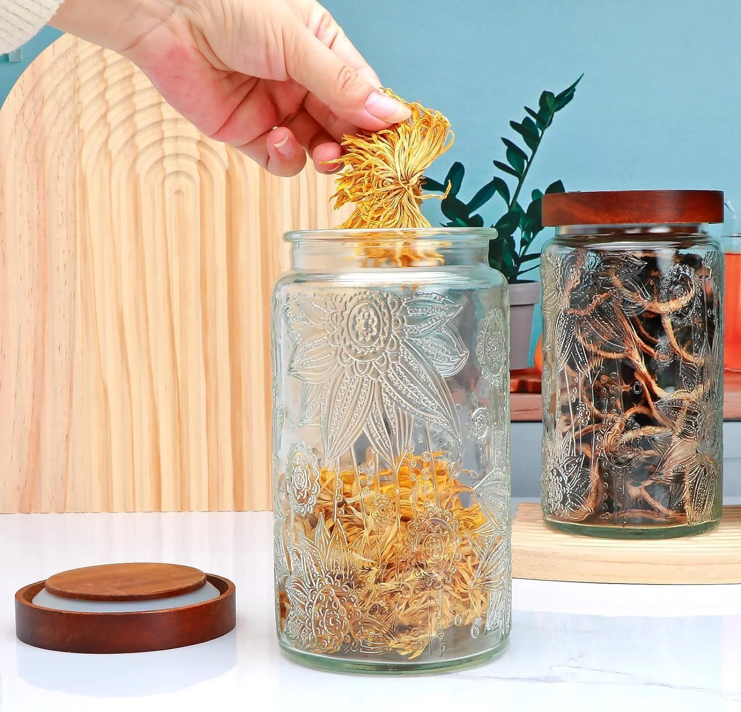 ست 4 عددی شیشه های ذخیره سازی DOOKOO، 700 میلی لیتر، شیشه های درب دار، شیشه های ذخیره سازی مواد غذایی درب چوبی، ظروف شیشه ای نگهداری مواد غذایی برای پیشخوان آشپزخانه، انبار، قهوه، چای، شکر، کلوچه، آبنبات ست 4 عددی شیشه های ذخیره سازی DOOKOO، 700 میلی لیتر، شیشه های درب دار، شیشه های ذخیره سازی مواد غذایی درب چوبی، ظروف شیشه ای نگهداری مواد غذایی برای پیشخوان آشپزخانه، انبار، قهوه، چای، شکر، کلوچه، آبنبات