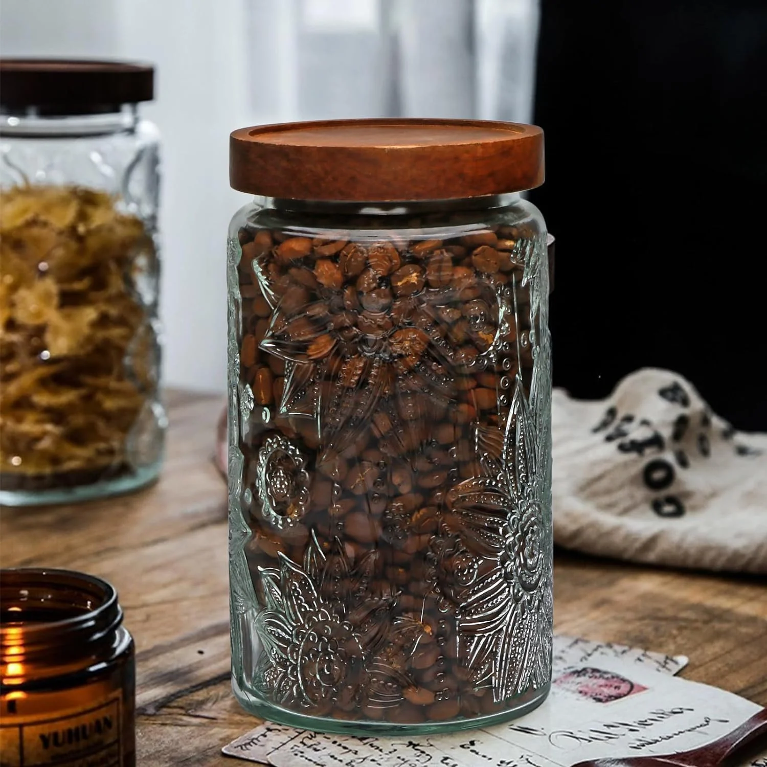 ست 4 عددی شیشه های ذخیره سازی DOOKOO، 700 میلی لیتر، شیشه های درب دار، شیشه های ذخیره سازی مواد غذایی درب چوبی، ظروف شیشه ای نگهداری مواد غذایی برای پیشخوان آشپزخانه، انبار، قهوه، چای، شکر، کلوچه، آبنبات ست 4 عددی شیشه های ذخیره سازی DOOKOO، 700 میلی لیتر، شیشه های درب دار، شیشه های ذخیره سازی مواد غذایی درب چوبی، ظروف شیشه ای نگهداری مواد غذایی برای پیشخوان آشپزخانه، انبار، قهوه، چای، شکر، کلوچه، آبنبات