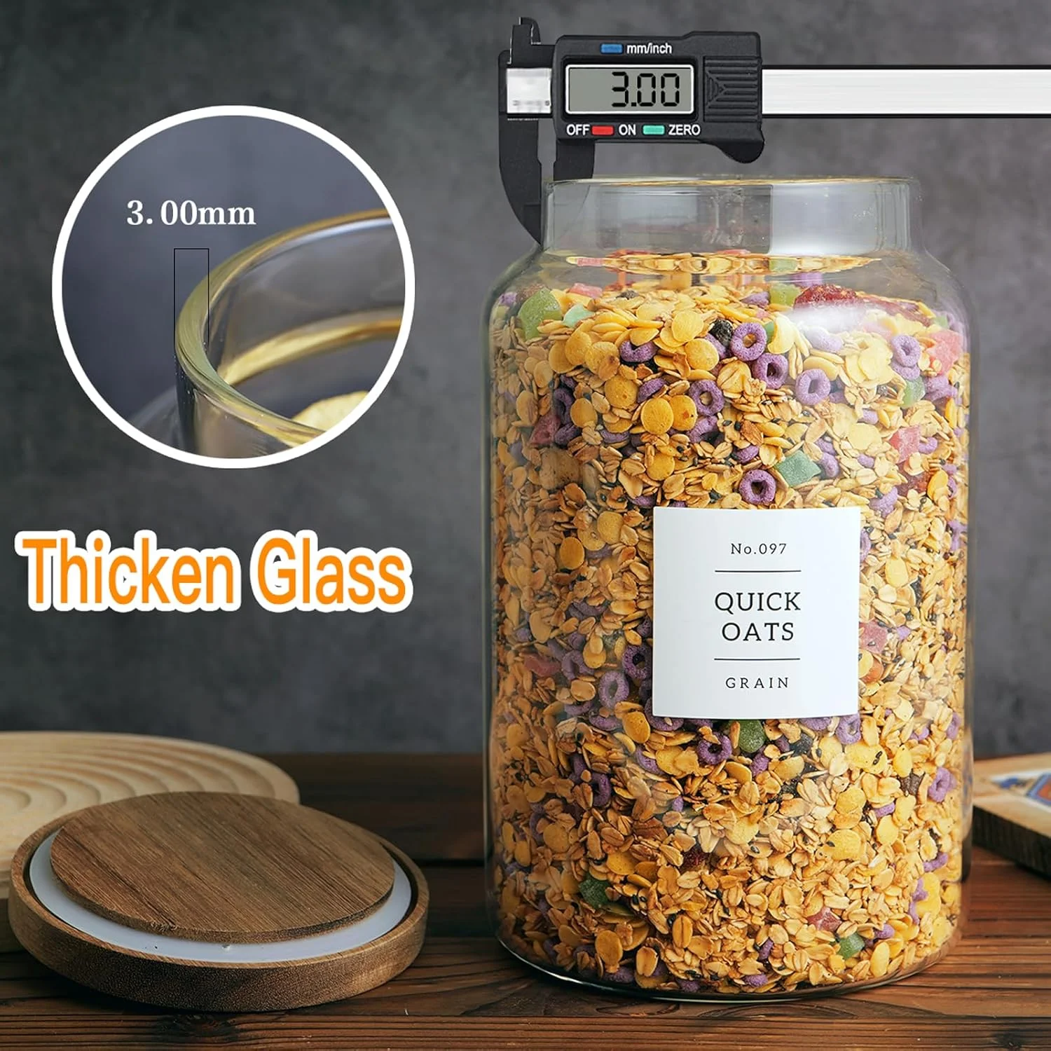 CZHQSMZ ست 2 عددی شیشه های بزرگ درب چوبی به همراه 132 برچسب، شیشه های ذخیره سازی برای آرد، پاستا، آبنبات، قهوه، کلوچه و موارد دیگر (4000 میلی لیتر/1 گالن)