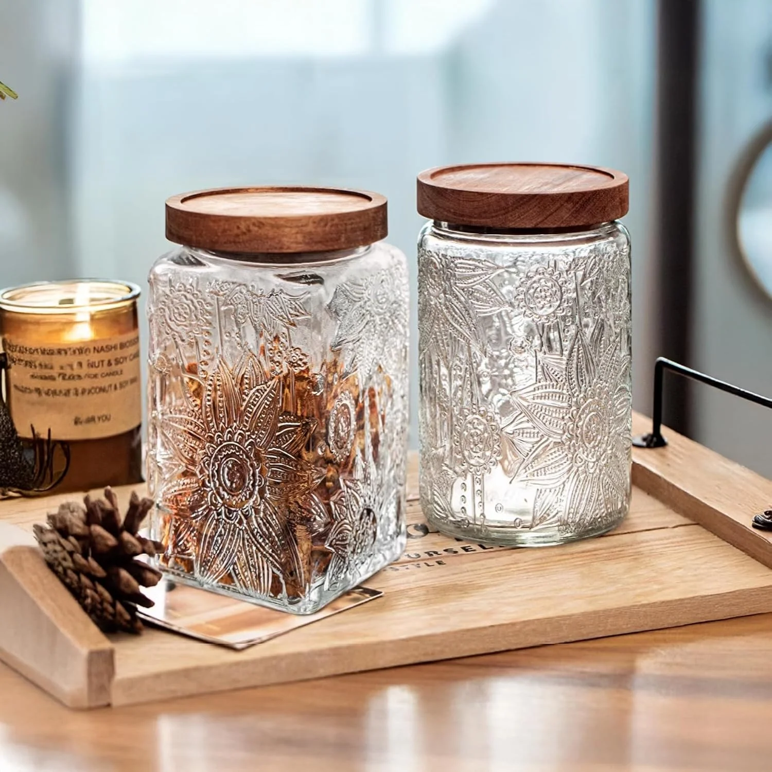 ظروف شیشه ای ذخیره سازی کاستد با درب محکم، ظرف 1035 میلی لیتری برای پیشخوان آشپزخانه با درب چوبی، شکر قهوه ای، آب نبات، قهوه، کلوچه، نمک، چای، شیشه زیبا (آفتابگردان مربع بزرگ)