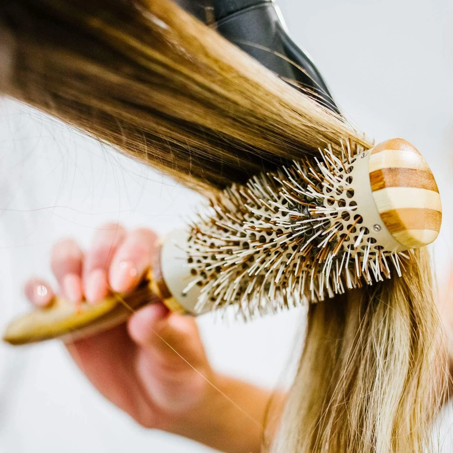 برس حرارتی گرد بامبو حرفه ای کوبه پینتو - برس حالت دهنده برای خشک کردن و فر کردن مو - دسته بامبو سازگار با محیط زیست - بدنه سرامیکی نگهدارنده حرارت (42 میلی متر)