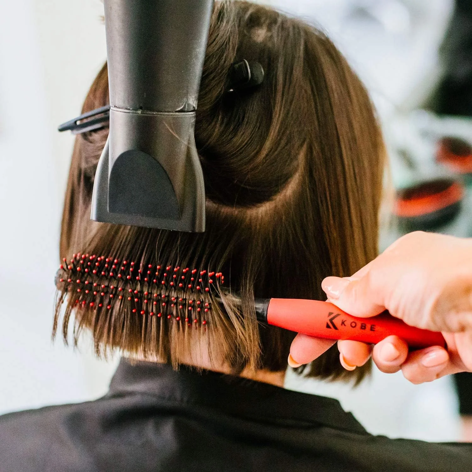برس گرد حالت دهنده مو کوبه پروفشنال با دسته لاستیکی قرمز - برس موی صاف، برس موی فر، برس گرد ایده آل برای مردان و آرایشگران برس گرد حالت دهنده مو کوبه پروفشنال با دسته لاستیکی قرمز - برس موی صاف، برس موی فر، برس گرد ایده آل برای مردان و آرایشگران
