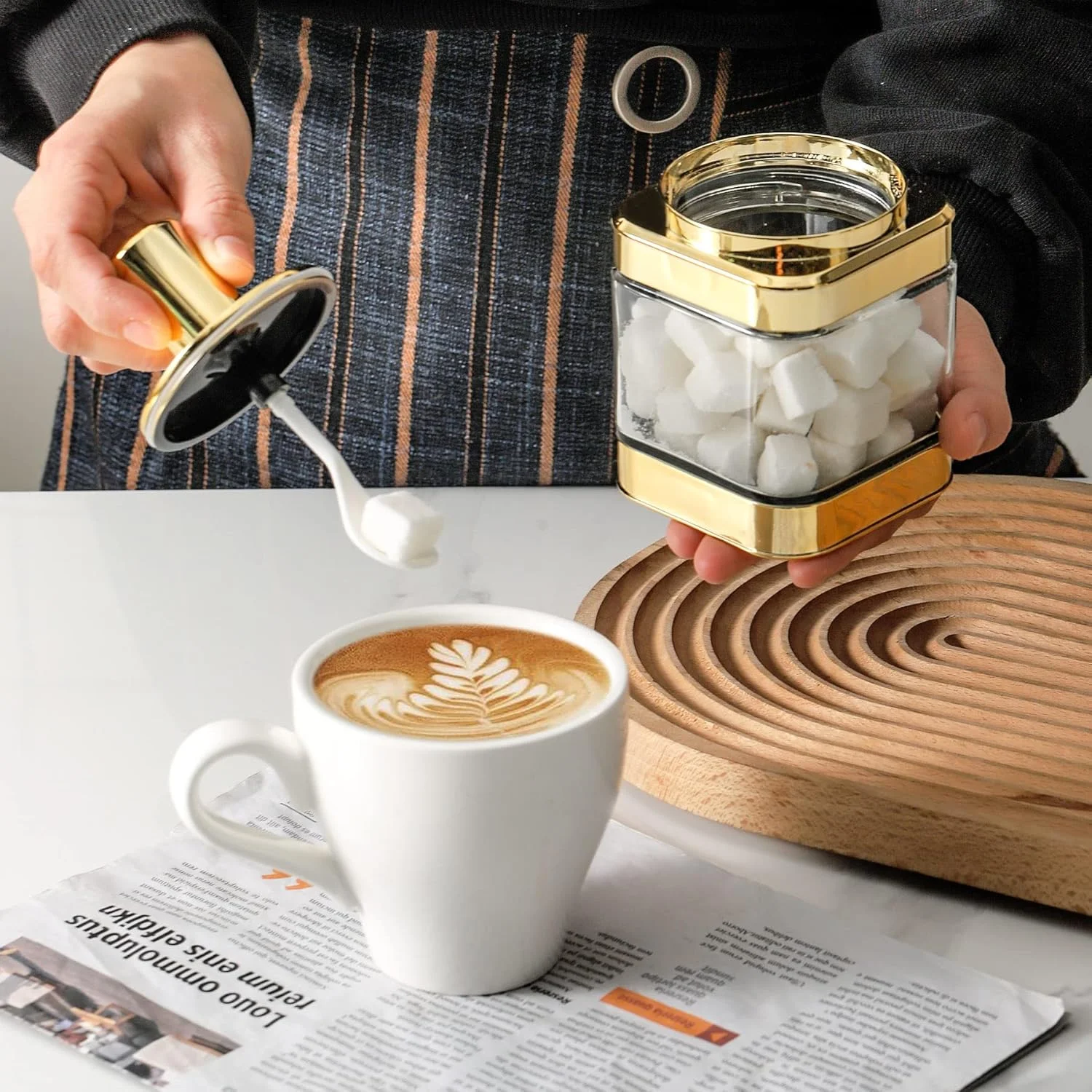 ظروف ادویه شیشه ای BETTWILL، ظروف درب دار و قاشق دار (320 میلی لیتر)، ظرف نمک طلایی، ست 2 عددی جعبه چاشنی برای شکر، فلفل، مناسب برای پیشخوان آشپزخانه، ظرف شکر قهوه ای. ظروف ادویه شیشه ای BETTWILL، ظروف درب دار و قاشق دار (320 میلی لیتر)، ظرف نمک طلایی، ست 2 عددی جعبه چاشنی برای شکر، فلفل، مناسب برای پیشخوان آشپزخانه، ظرف شکر قهوه ای.