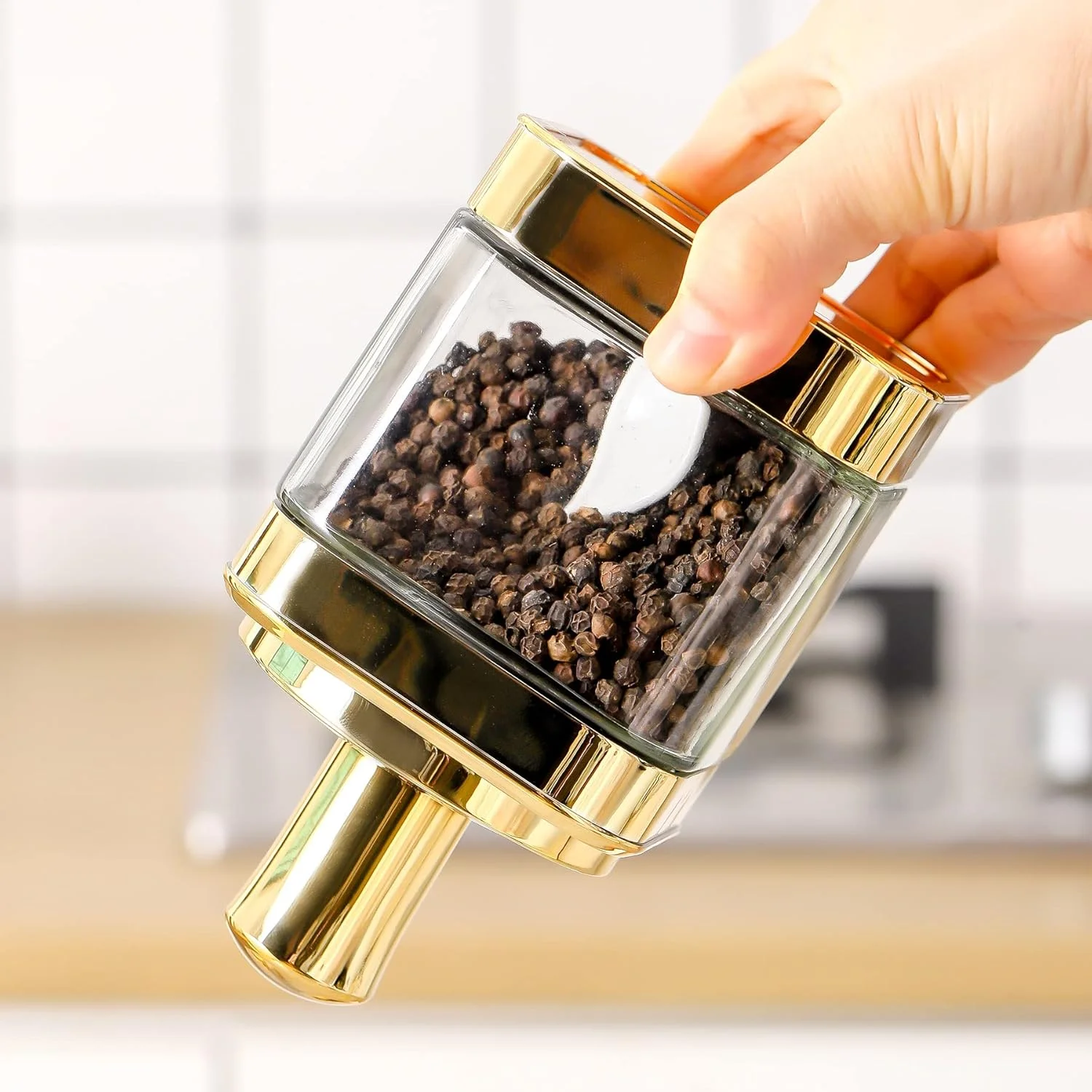 ظروف ادویه شیشه ای BETTWILL، ظروف درب دار و قاشق دار (320 میلی لیتر)، ظرف نمک طلایی، ست 2 عددی جعبه چاشنی برای شکر، فلفل، مناسب برای پیشخوان آشپزخانه، ظرف شکر قهوه ای. ظروف ادویه شیشه ای BETTWILL، ظروف درب دار و قاشق دار (320 میلی لیتر)، ظرف نمک طلایی، ست 2 عددی جعبه چاشنی برای شکر، فلفل، مناسب برای پیشخوان آشپزخانه، ظرف شکر قهوه ای.