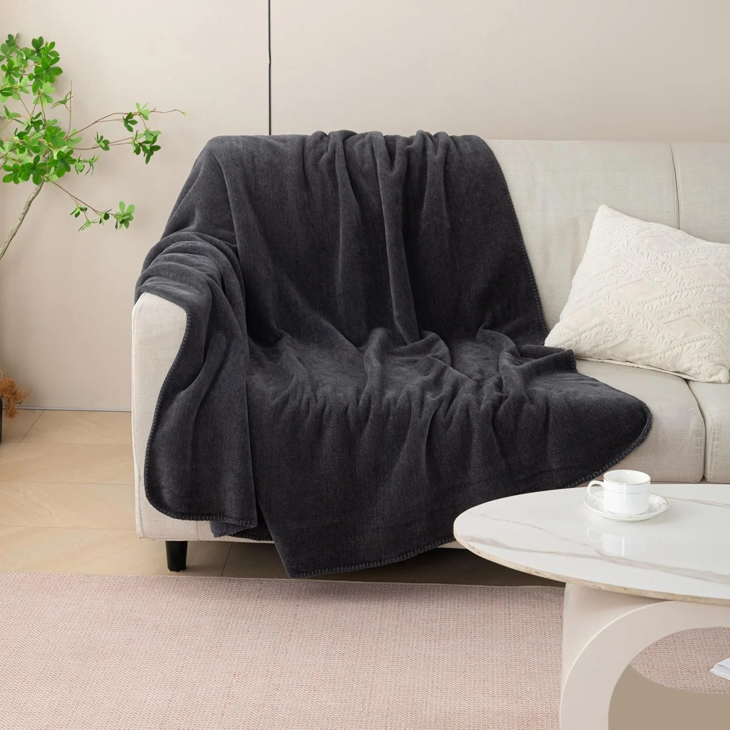 پتو یک لایه دو رو کینگ HomeBox Logan Chenille - ابعاد 220x240 سانتی متر - 168246706 پتو یک لایه دو رو کینگ HomeBox Logan Chenille - ابعاد 220x240 سانتی متر - 168246706