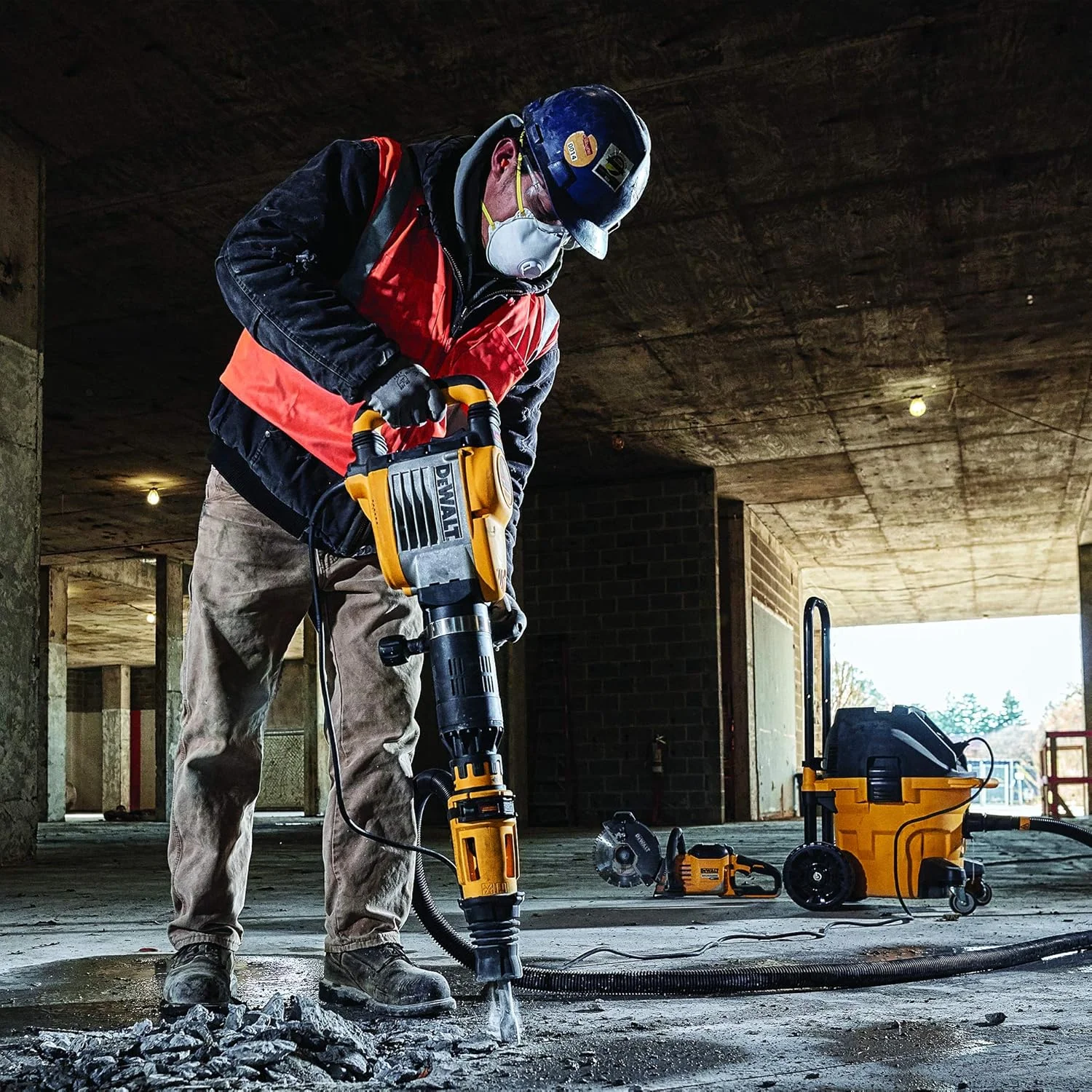 چکش تخریب 1600 وات DEWALT D25951K-QS چکش تخریب 1600 وات DEWALT D25951K-QS