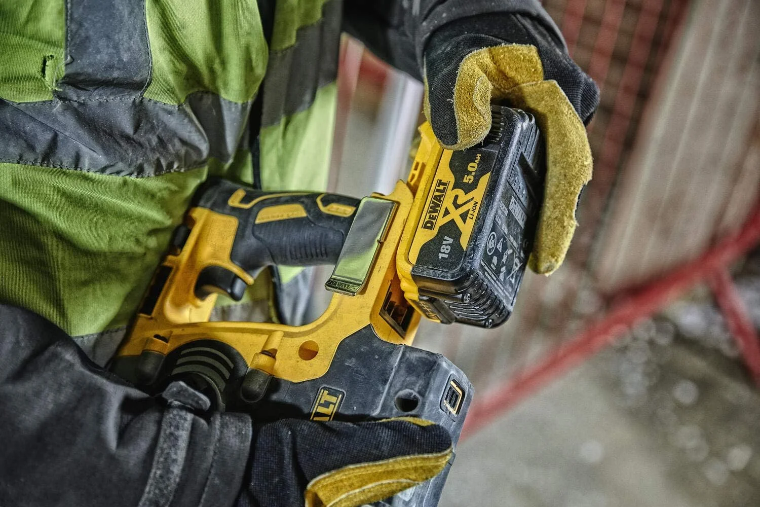 چکش ترکیبی شارژی 18 ولت Dewalt، 5 آمپر ساعت لیتیوم-یون، DCH274P2T QW چکش ترکیبی شارژی 18 ولت Dewalt، 5 آمپر ساعت لیتیوم-یون، DCH274P2T QW