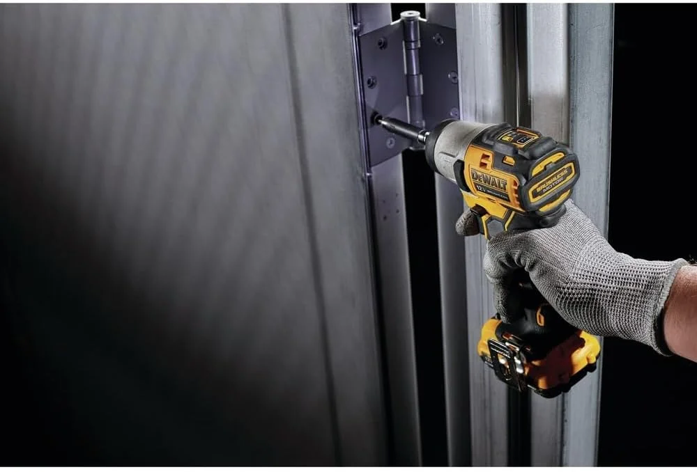 دریل پیچ گوشتی ضربه ای شارژی 12 ولت مکس* DEWALT XTREME، بی سیم، 1/4 اینچ، فقط ابزار (DCF801B)