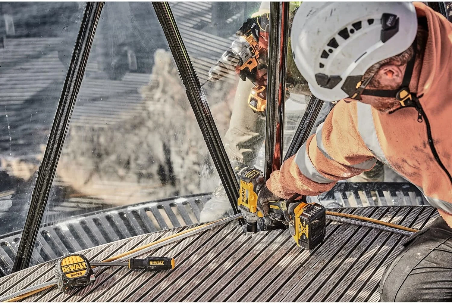 دریل چکشی براشلس Dewalt DCD996P2 XR به همراه 2 عدد باتری 5.0 آمپر 18 ولت، زرد/مشکی، ست 7 عددی دریل چکشی براشلس Dewalt DCD996P2 XR به همراه 2 عدد باتری 5.0 آمپر 18 ولت، زرد/مشکی، ست 7 عددی