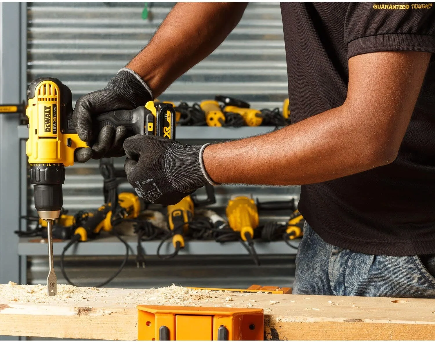 دریل پیچ گوشتی جمع و جور دیوالت با باتری 1.5 آمپر ساعت، زرد/مشکی، مدل Dcd771S2