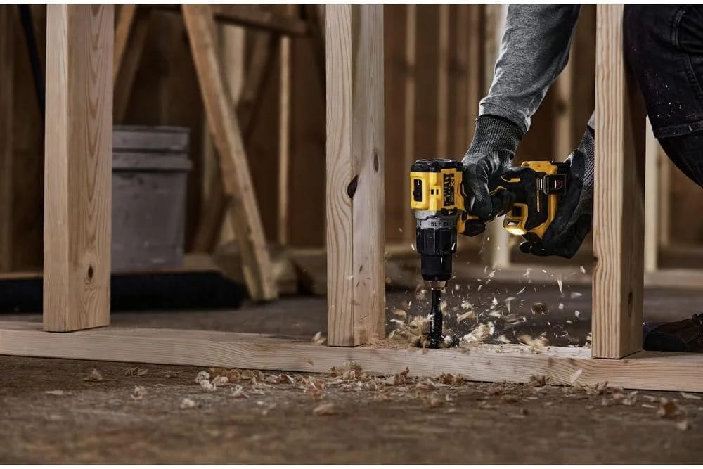 دریل چکشی 20 ولت مکس DEWALT، 1/2 اینچ، بی سیم و براشلس، جمع و جور با تنظیمات 2 سرعته، فقط ابزار (DCD805B) دریل چکشی 20 ولت مکس DEWALT، 1/2 اینچ، بی سیم و براشلس، جمع و جور با تنظیمات 2 سرعته، فقط ابزار (DCD805B)