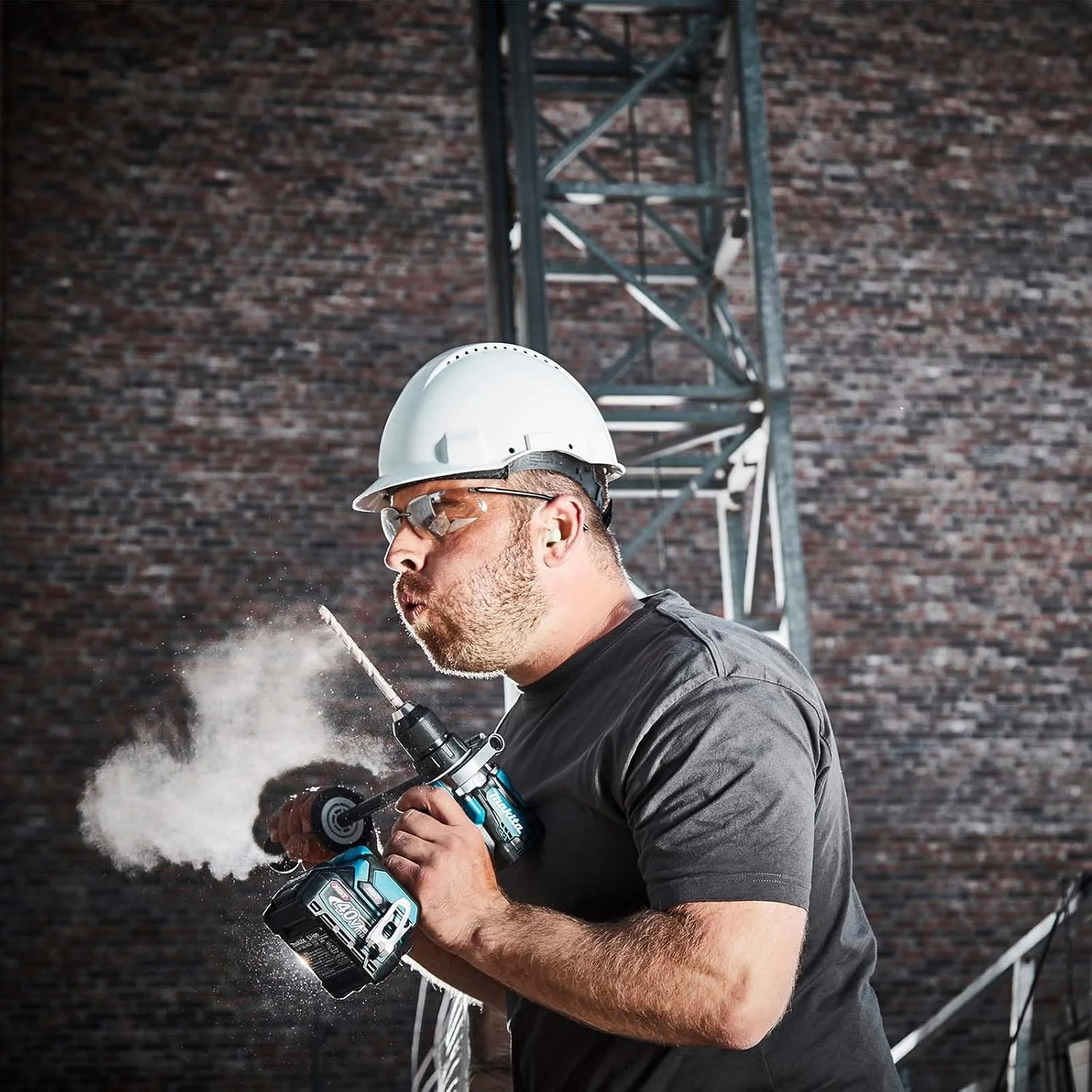 دریل چکشی شارژی براشلس ماکیتا مدل HP001GZ01، 40 ولت مجهز به جعبه حمل Makpac (باتری و شارژر شامل نمی شود) دریل چکشی شارژی براشلس ماکیتا مدل HP001GZ01، 40 ولت مجهز به جعبه حمل Makpac (باتری و شارژر شامل نمی شود)