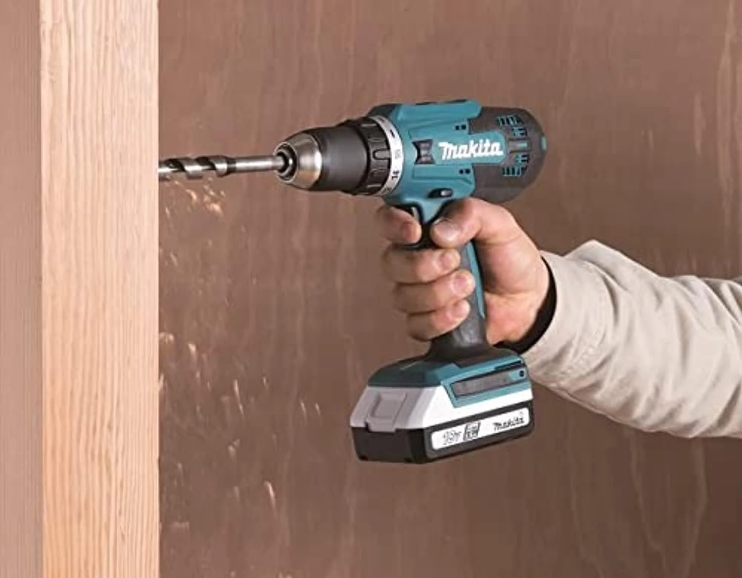 دریل پیچ گوشتی شارژی 18 ولت ماکیتا مدل DF488DWAE به همراه باتری و شارژر