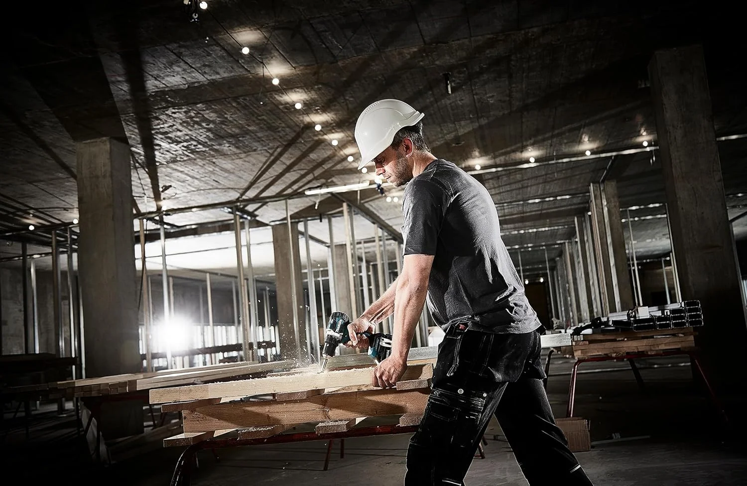 دریل شارژی ماکیتا، 18 ولت، 54/30 نیوتن متر، آبی/مشکی 182 میلی متر DDF484Z دریل شارژی ماکیتا، 18 ولت، 54/30 نیوتن متر، آبی/مشکی 182 میلی متر DDF484Z