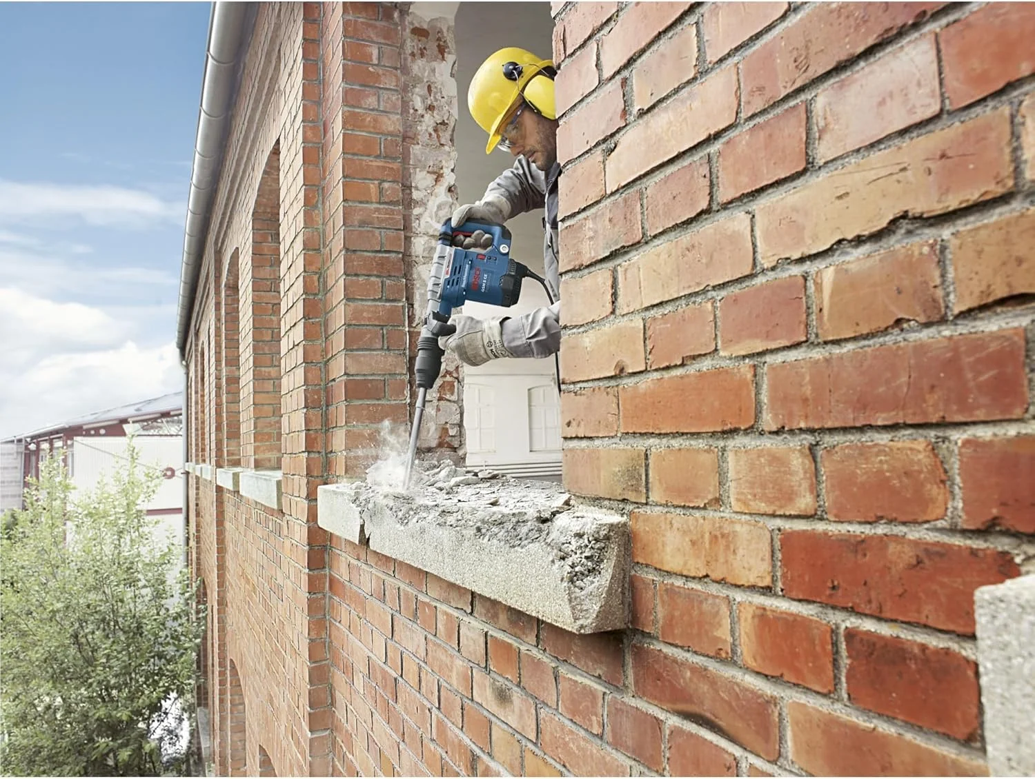 چکش تخریب بوش پروفشنال GSH 5 CE (با SDS max، 1150 وات، قلم نوک تیز 400 میلیمتری، انرژی ضربه 8.3 ژول، در جعبه) چکش تخریب بوش پروفشنال GSH 5 CE (با SDS max، 1150 وات، قلم نوک تیز 400 میلیمتری، انرژی ضربه 8.3 ژول، در جعبه)