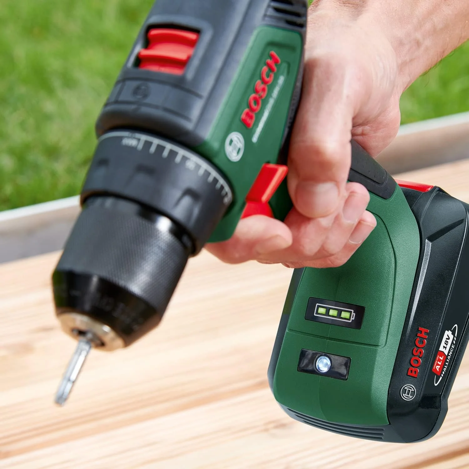 دریل شارژی بوش UniversalDrill 18V-60 با 1 باتری مخصوص بریتانیا دریل شارژی بوش UniversalDrill 18V-60 با 1 باتری مخصوص بریتانیا