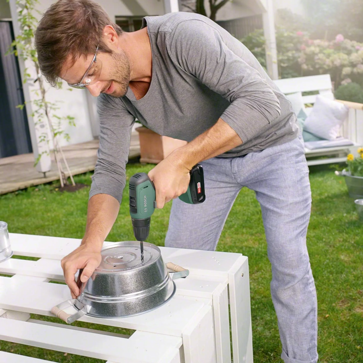 دریل پیچ گوشتی شارژی بوش UniversalDrill 18 (2 باتری، سیستم 18 ولت، در جعبه)