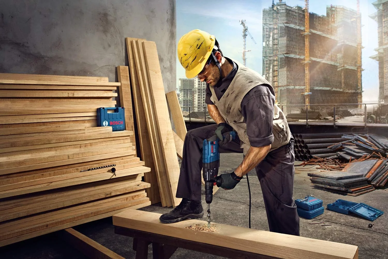 دریل چکشی بوش پروفشنال GBH 240 F (با SDS plus، 790 وات، با دسته اضافی، سه نظام تعویض سریع SDS Plus، میله عمق سنج، کیف حمل)