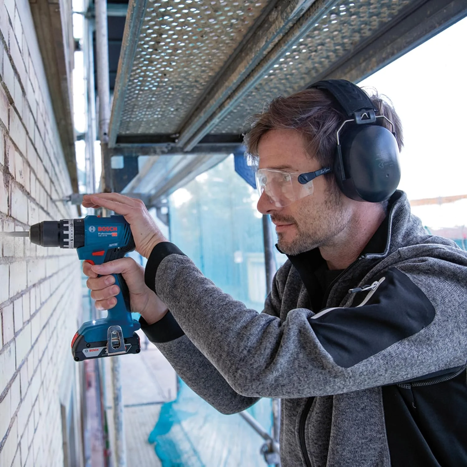 دریل چکشی شارژی بوش پروفشنال 18 ولت مدل GSB 18V-45 (سرعت 1900 دور در دقیقه، بدون باتری و شارژر، در جعبه L-BOXX)، 06019K3301، آبی