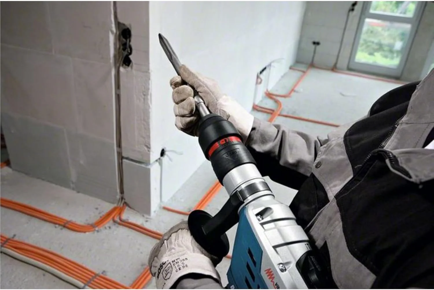 چکش تخریب بوش پروفشنال GBH 5-40 DCE (1150 وات، انرژی ضربه 8.8 ژول، نرخ ضربه 1500–3050 دور در دقیقه، در جعبه حمل)